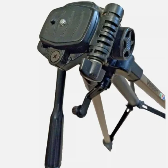 VELBON CX-470 Lightweight Photo/Video Tripod 3 Way Pan/ Tilt Head Ex Condition
